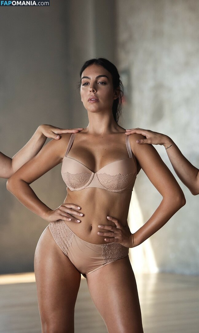 Georgina Rodriguez / georginagio Nahý OnlyFans  Uniklá fotka #64