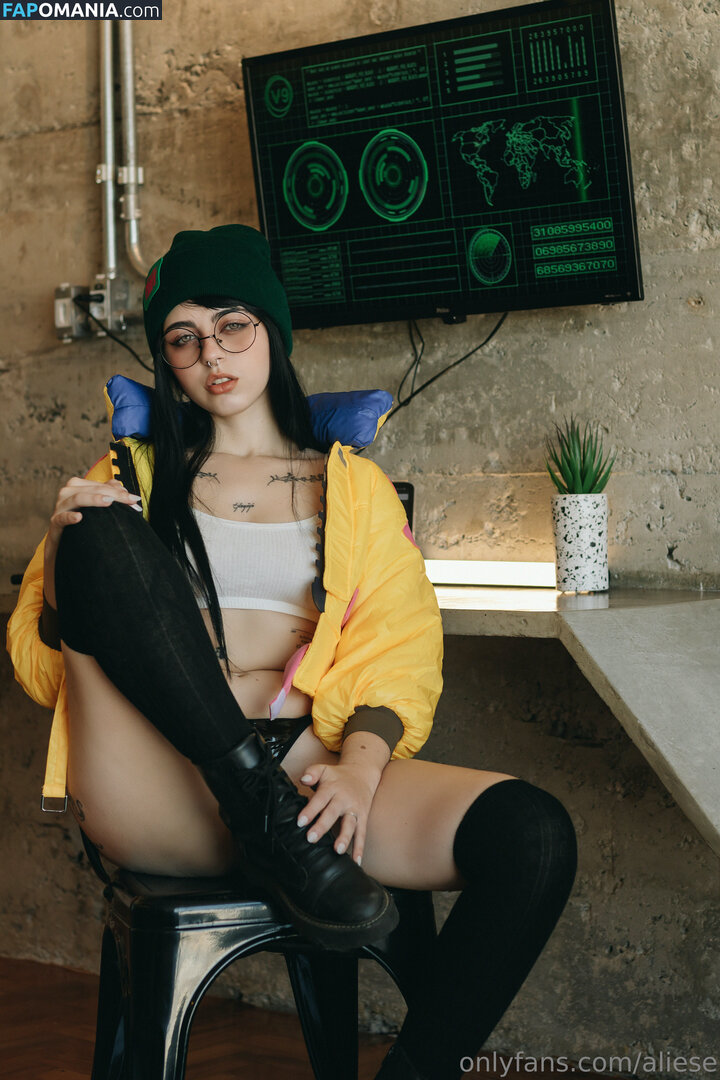 Girls In Combat And Platform Boots Nahý OnlyFans  Uniklá fotka #39