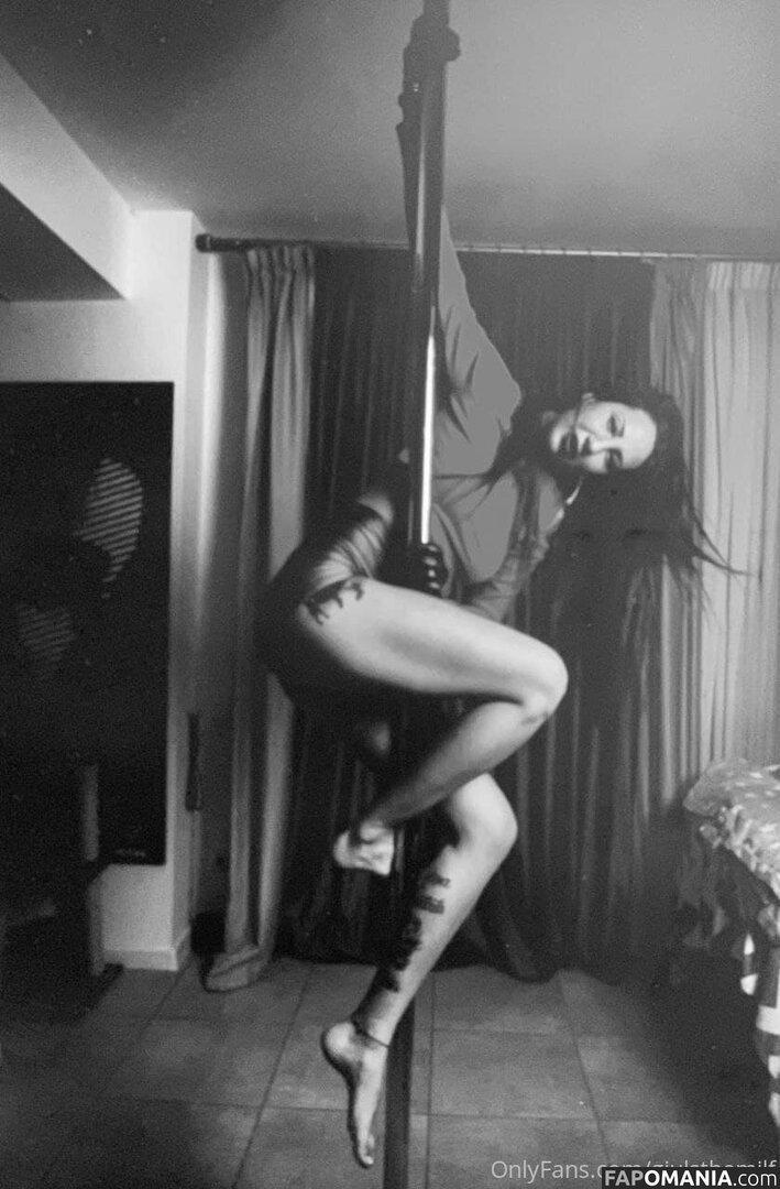 fierce_fancy_unfiltered / giulsthemilf Nahý OnlyFans  Uniklá fotka #12