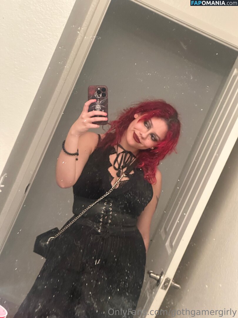 gothgamergirly / gothgirlgaming Nahý OnlyFans  Uniklá fotka #10