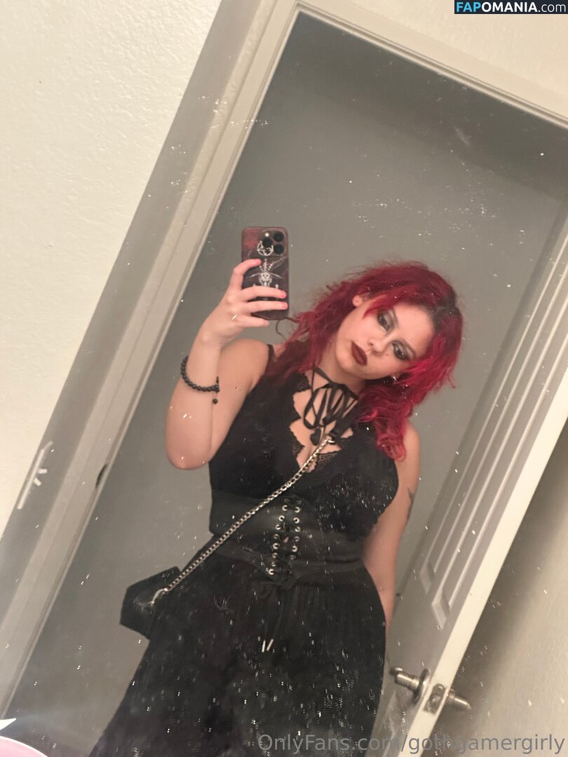 gothgamergirly / gothgirlgaming Nahý OnlyFans  Uniklá fotka #11