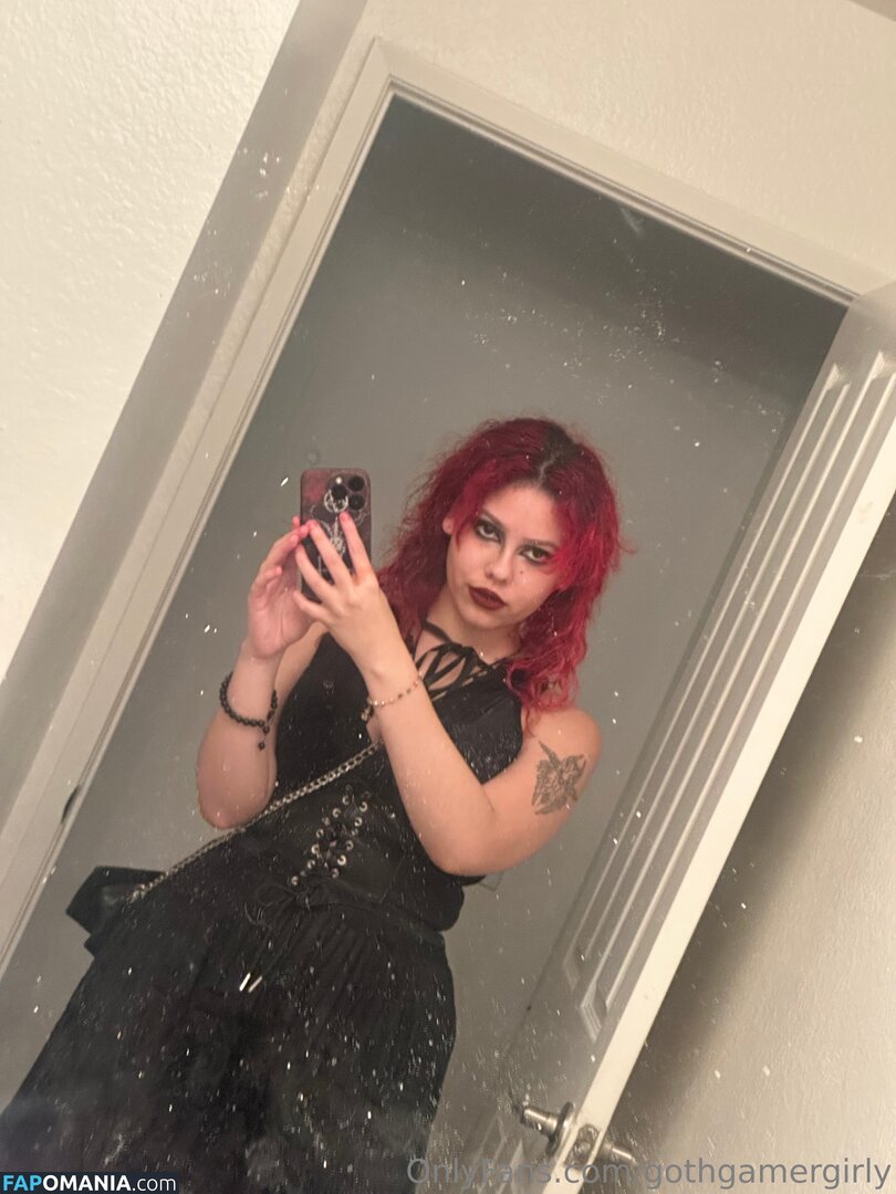 gothgamergirly / gothgirlgaming Nahý OnlyFans  Uniklá fotka #13