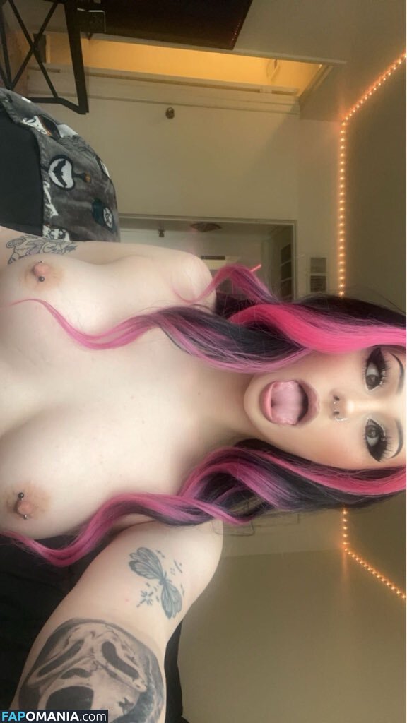 Gr4v3y4rdkandi3 / gr4v3y4rdkand13 / https: Nahý OnlyFans  Uniklá fotka #2