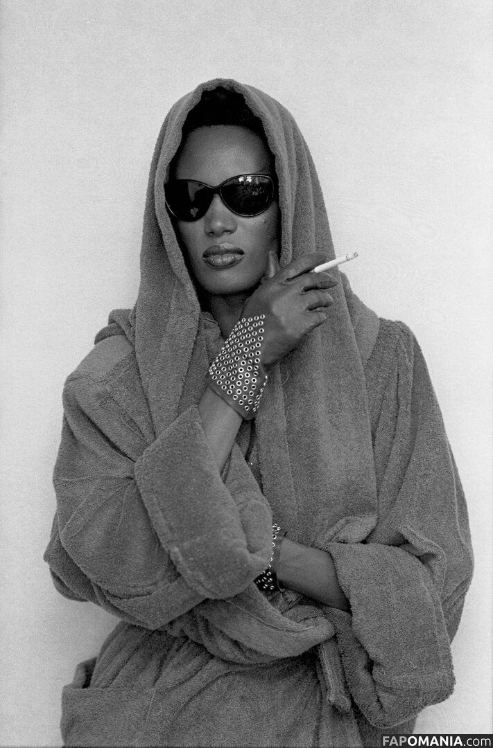 Grace Jones / gracejonesofficial / https: Nahý OnlyFans  Uniklá fotka #5
