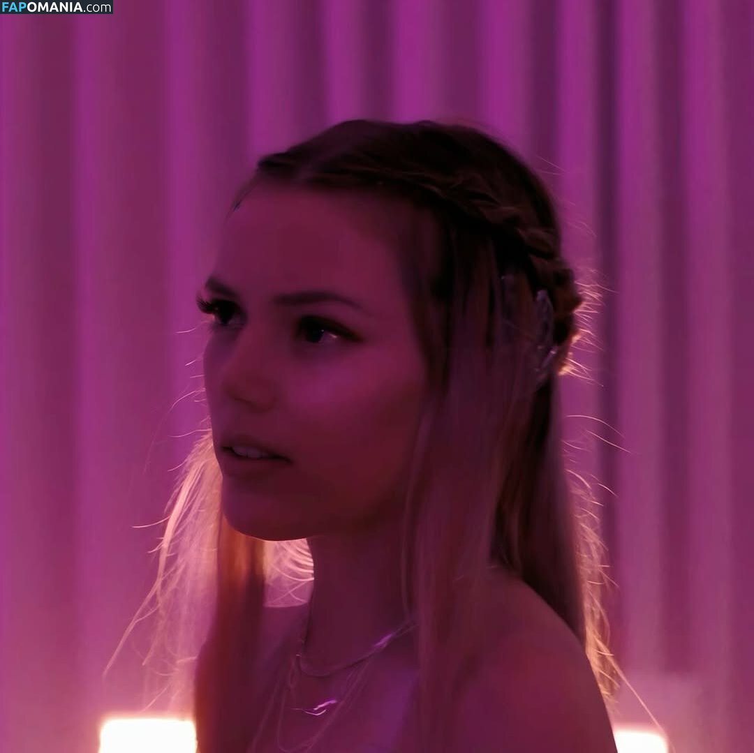 Grace Van Dien / gracevandien Nahý OnlyFans  Uniklá fotka #10