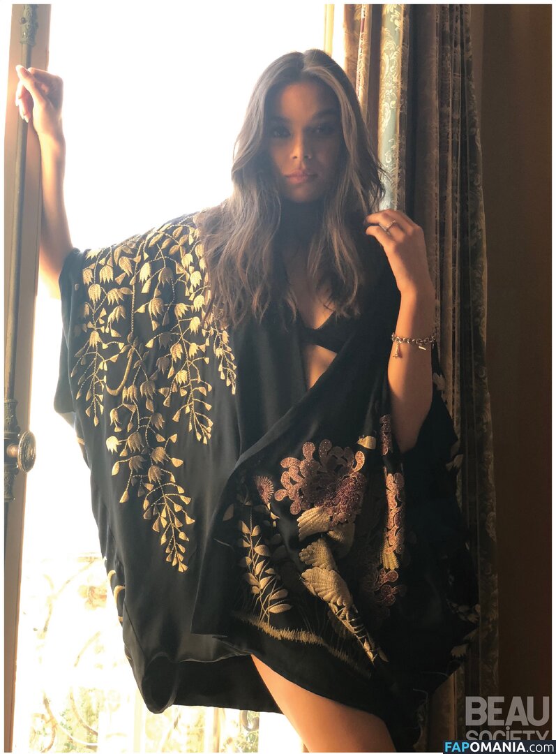 Hailee Steinfeld / haileesteinfeld Nahý OnlyFans  Uniklá fotka #1585