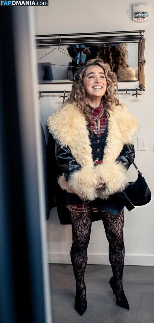 Haley Lu Richardson / haleyluhoo Nahý OnlyFans  Uniklá fotka #201