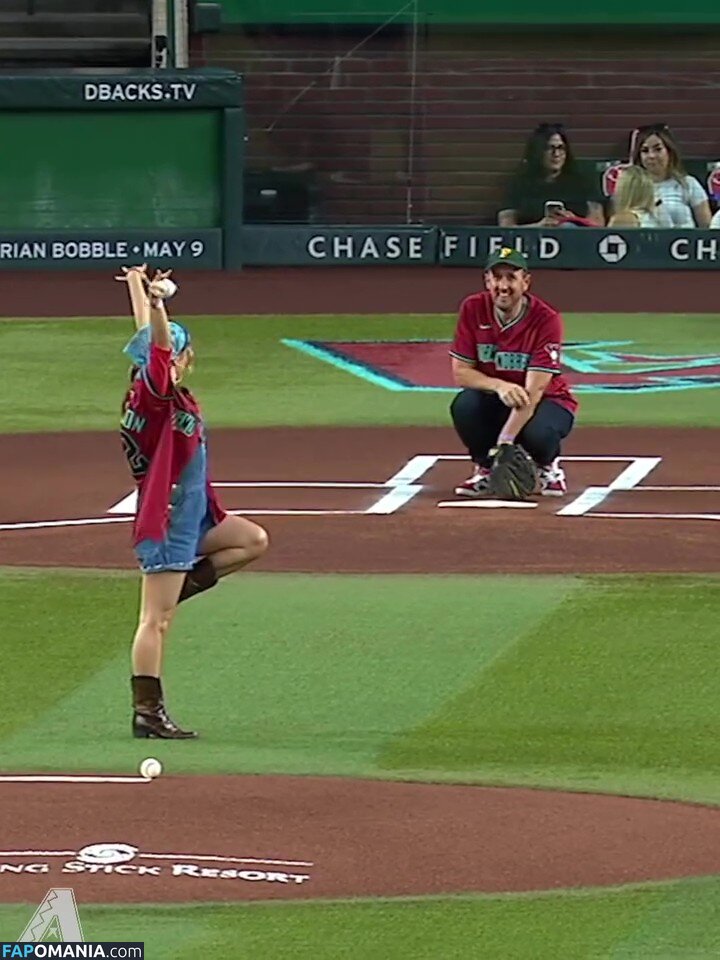 Haley Lu Richardson / haleyluhoo Nahý OnlyFans  Uniklá fotka #212