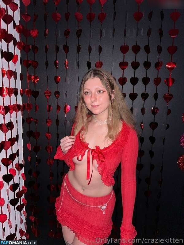 Hallie Gift / craziekitten / giftyhippie Nahý OnlyFans  Uniklá fotka #3