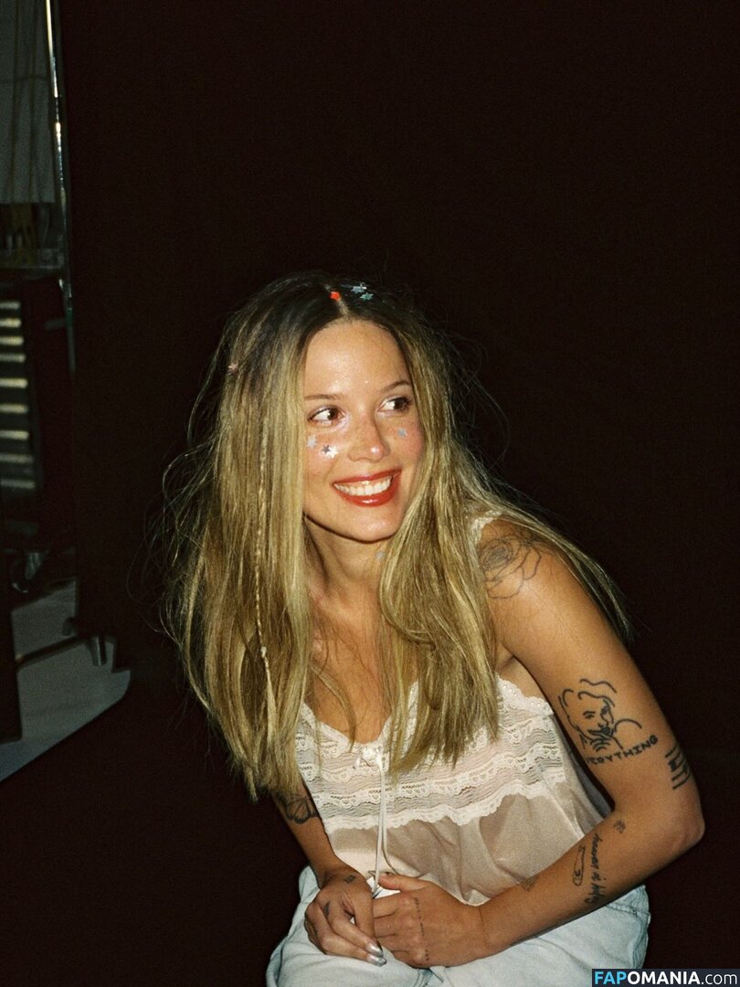 Halsey / https: / iamhalsey / yammahaaa Nahý OnlyFans  Uniklá fotka #3