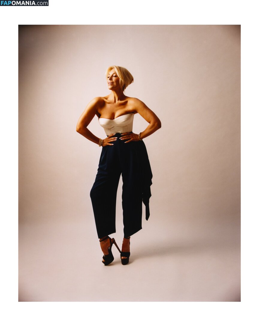 Hannah Waddingham / hannah_waddingham Nahý OnlyFans  Uniklá fotka #10
