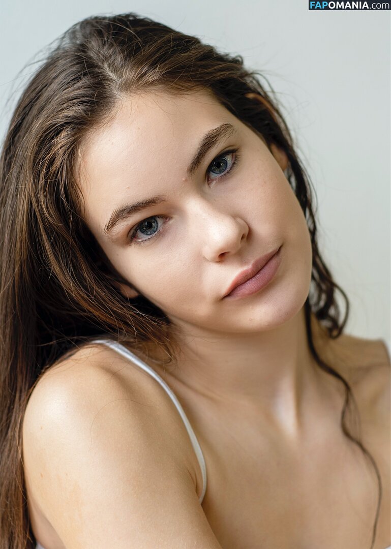 hannahtoridiluzio Nahý OnlyFans  Uniklá fotka #1