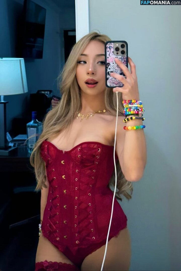 hot4yaya Nahý OnlyFans  Uniklá fotka #1