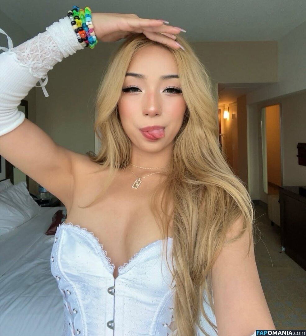 hot4yaya Nahý OnlyFans  Uniklá fotka #3