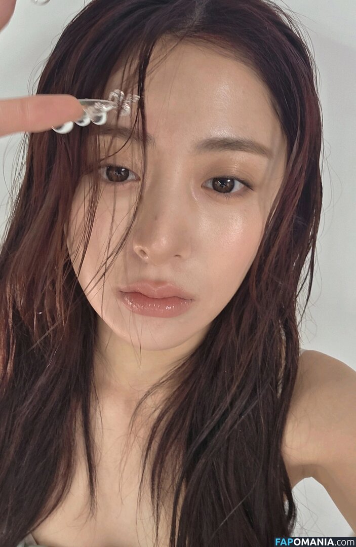 Huh Yunjin 허윤진 / LESSERAFIM / jenaissante Nahý OnlyFans  Uniklá fotka #7