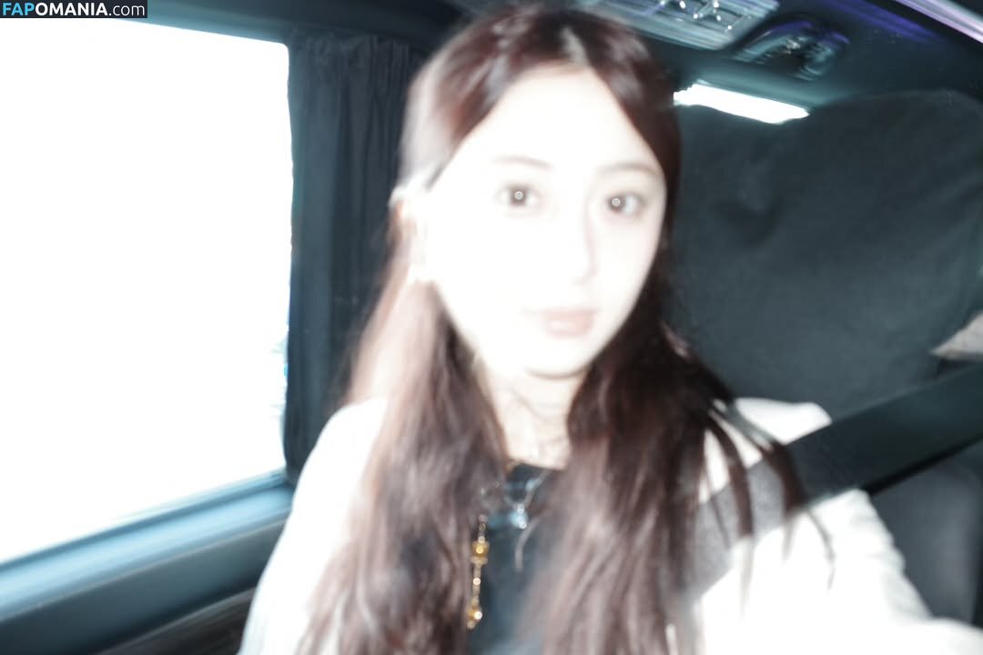 Huh Yunjin 허윤진 / LESSERAFIM / yunjin_lesserafims Nahý OnlyFans  Uniklá fotka #11