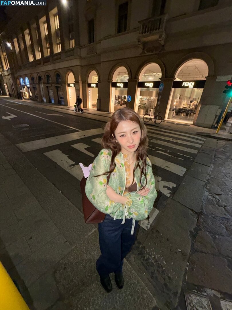 Huh Yunjin 허윤진 / LESSERAFIM / yunjin_lesserafims Nahý OnlyFans  Uniklá fotka #19