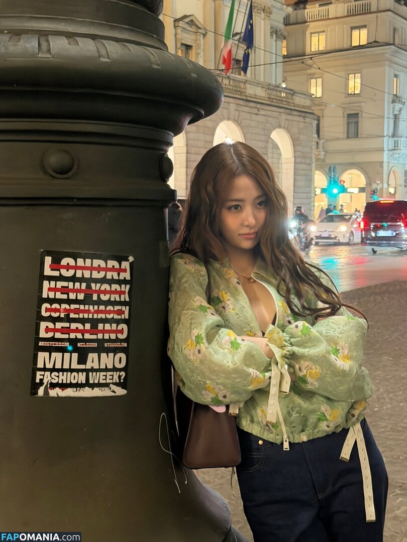 Huh Yunjin 허윤진 / LESSERAFIM / yunjin_lesserafims Nahý OnlyFans  Uniklá fotka #23