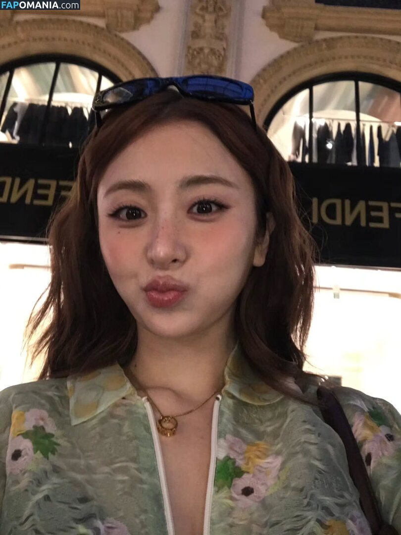 Huh Yunjin 허윤진 / LESSERAFIM / yunjin_lesserafims Nahý OnlyFans  Uniklá fotka #31