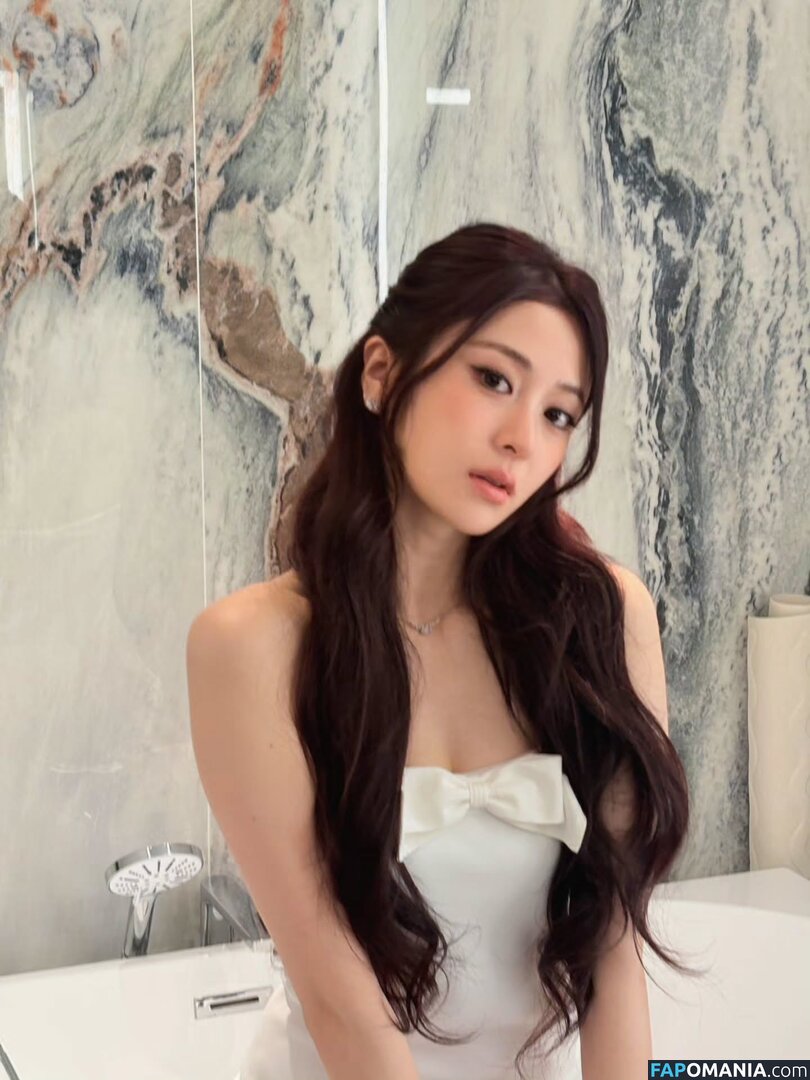 Huh Yunjin 허윤진 / LESSERAFIM / yunjin_lesserafims Nahý OnlyFans  Uniklá fotka #42