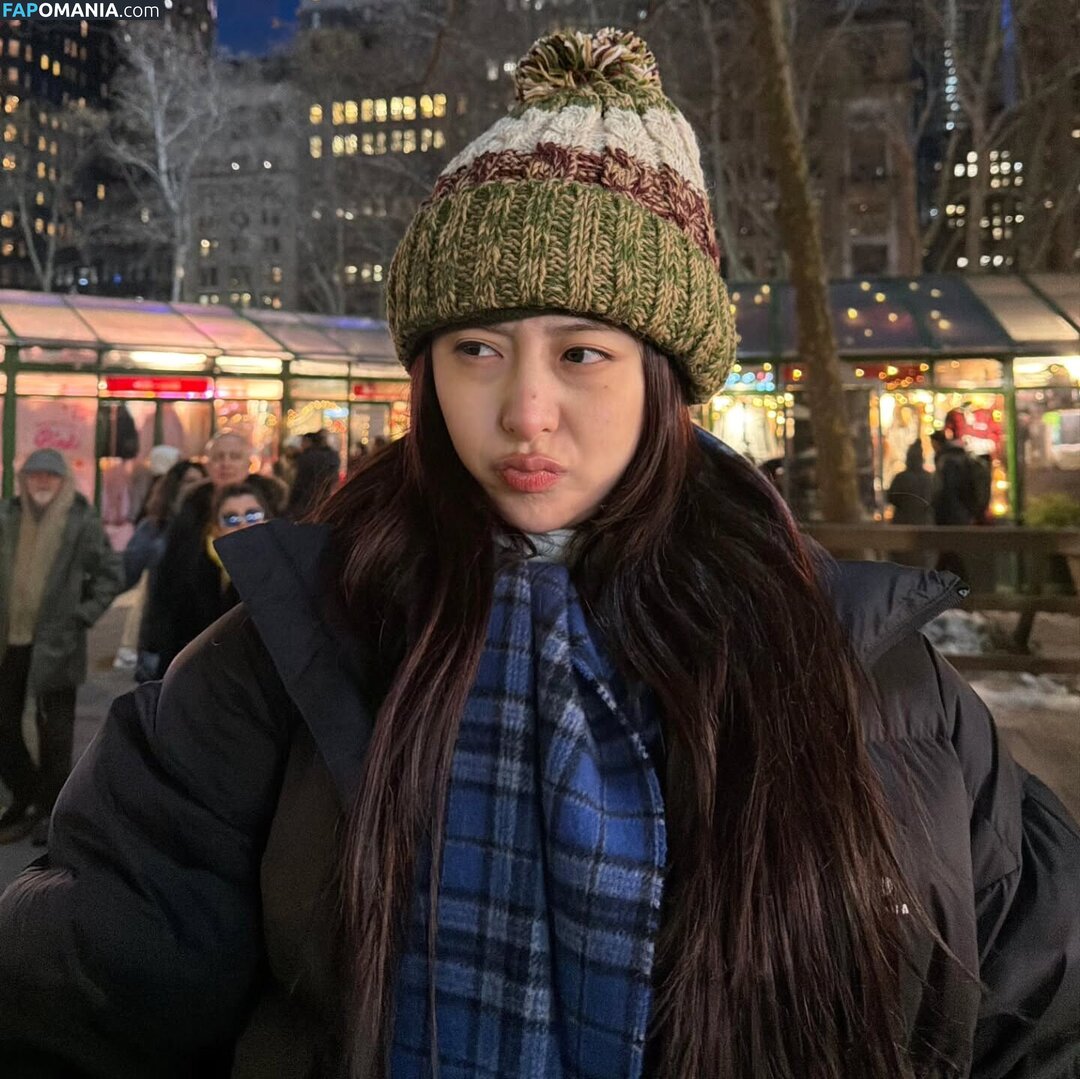 Huh Yunjin 허윤진 / LESSERAFIM / yunjin_lesserafims Nahý OnlyFans  Uniklá fotka #51