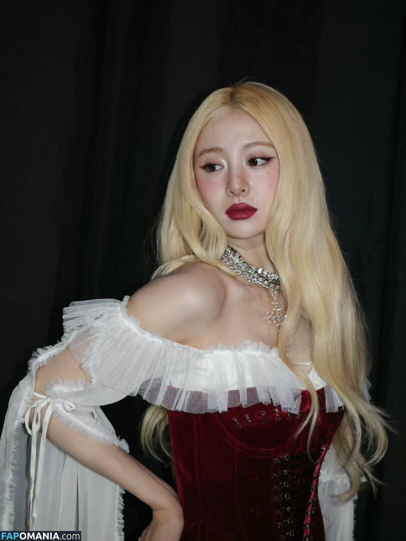 Huh Yunjin 허윤진 / LESSERAFIM / jenaissante Nahý OnlyFans  Uniklá fotka #53