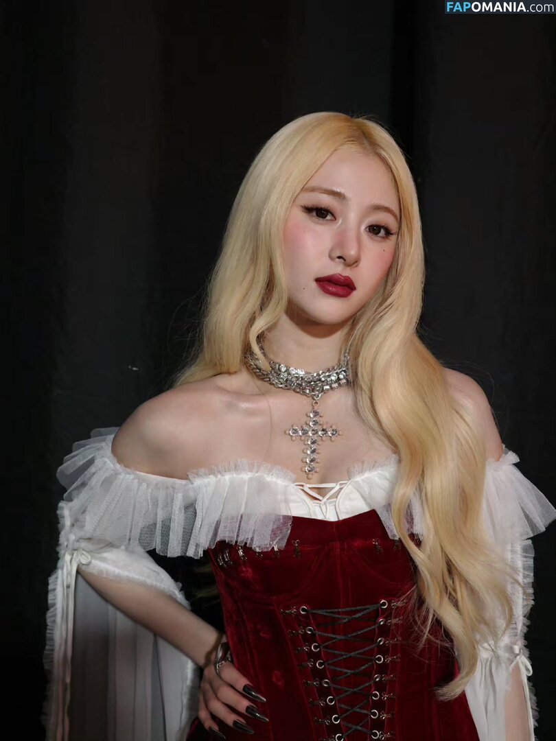 Huh Yunjin 허윤진 / LESSERAFIM / jenaissante Nahý OnlyFans  Uniklá fotka #58