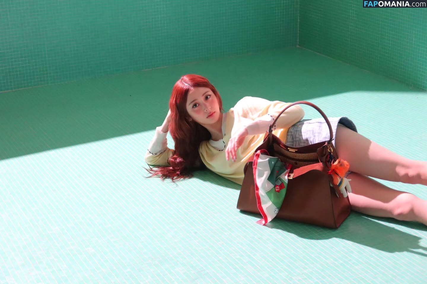 Huh Yunjin 허윤진 / LESSERAFIM / jenaissante Nahý OnlyFans  Uniklá fotka #99