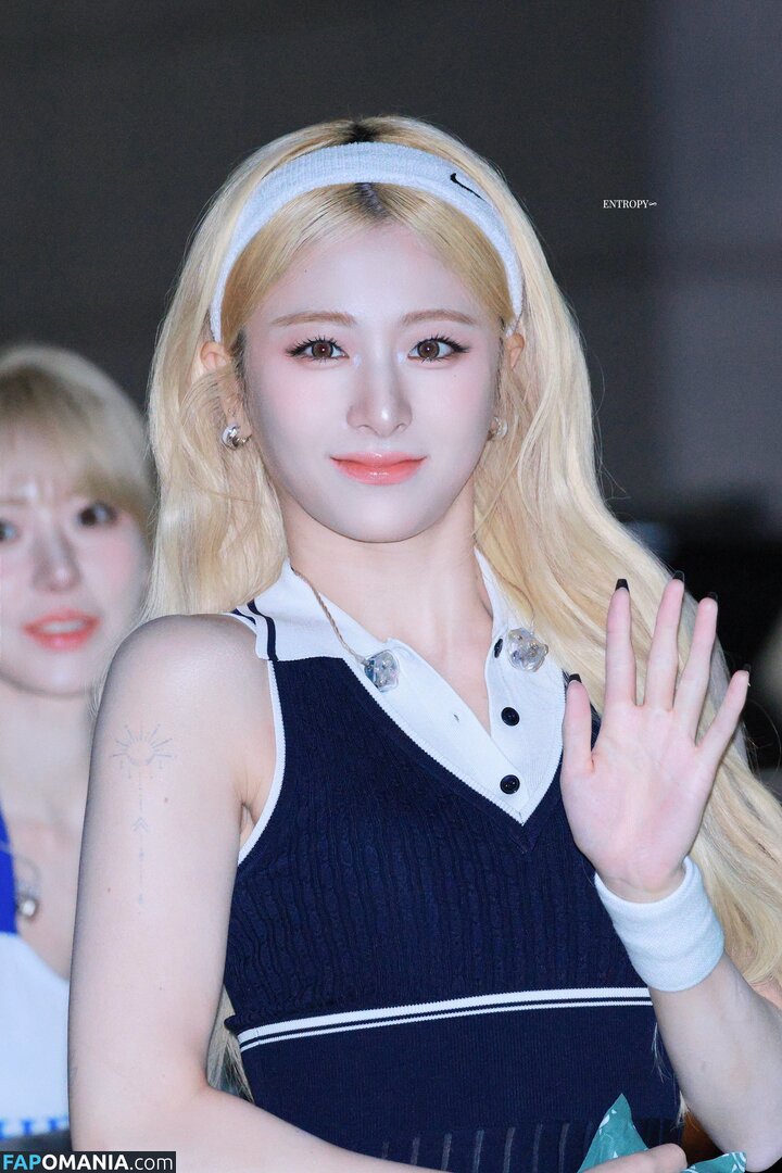 Huh Yunjin 허윤진 / LESSERAFIM / jenaissante Nahý OnlyFans  Uniklá fotka #106