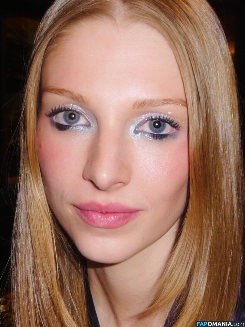 Hunter Schafer / hunterschafer Nahý OnlyFans  Uniklá fotka #1