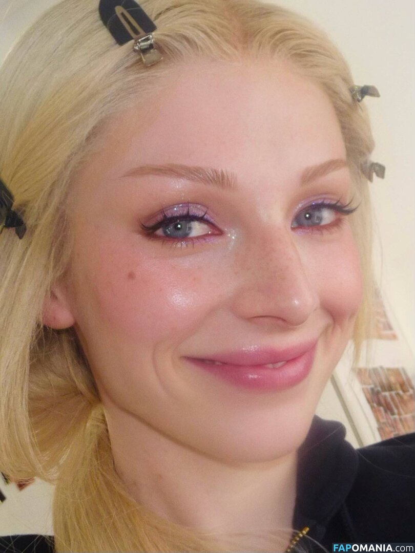 Hunter Schafer / hunterschafer Nahý OnlyFans  Uniklá fotka #7