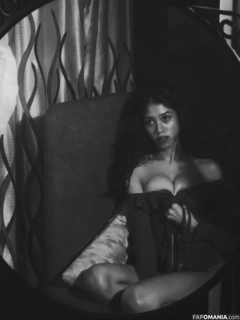 husn.ki.parii Nahý OnlyFans  Uniklá fotka #3