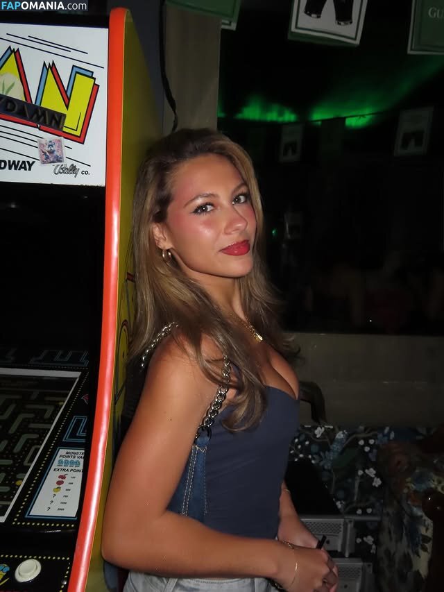 Alana / Lala / alanaluvxxx / iam.la.la / la.something Nahý OnlyFans  Uniklá fotka #3