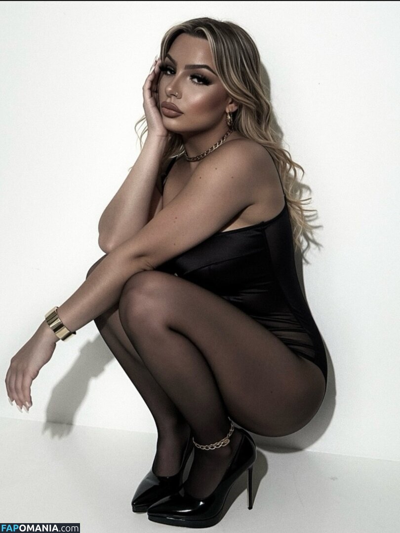 Iamsamvela / Samuela Cecchini Nahý OnlyFans  Uniklá fotka #1