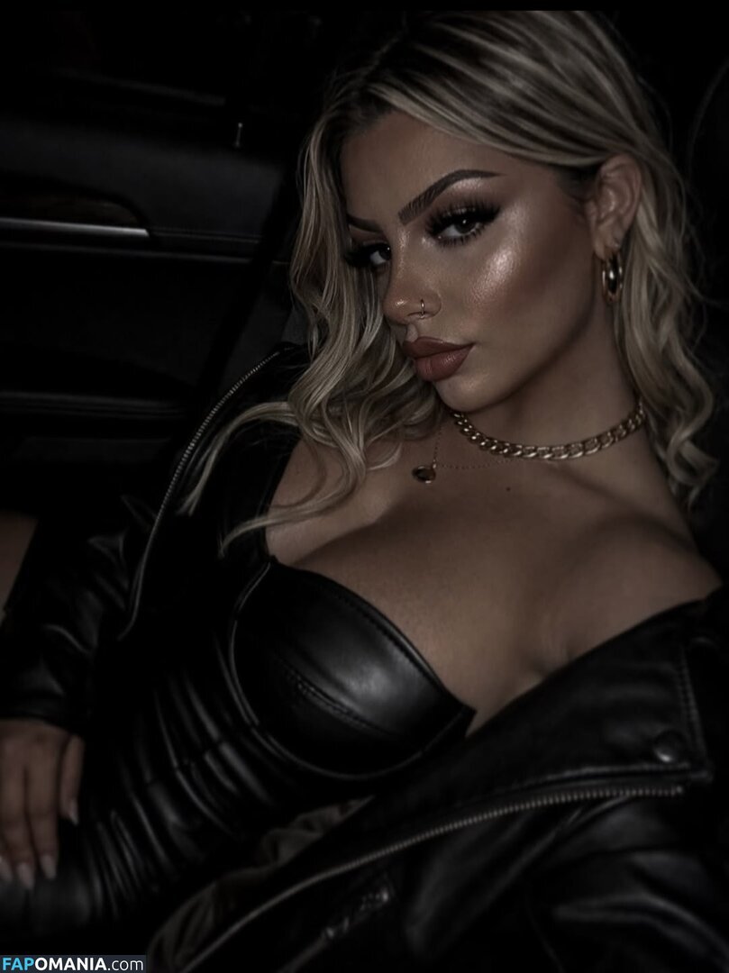 Iamsamvela / Samuela Cecchini Nahý OnlyFans  Uniklá fotka #5