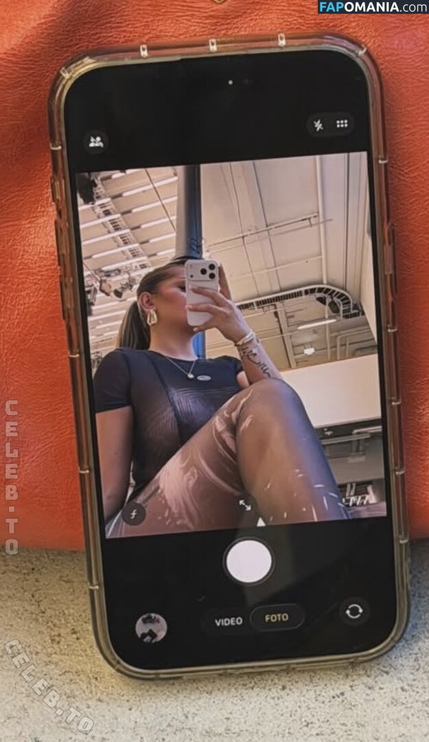 Iamsaraly Nahý OnlyFans  Uniklá fotka #2