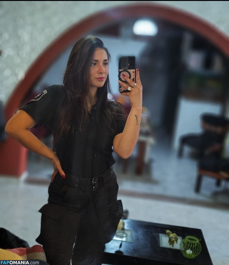 In And Out Uniform Nahý OnlyFans  Uniklá fotka #29