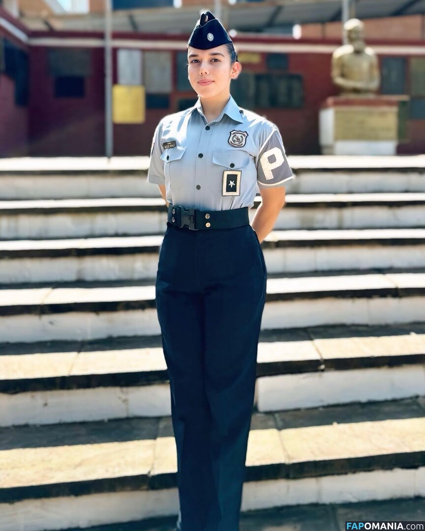 In And Out Uniform Nahý OnlyFans  Uniklá fotka #45