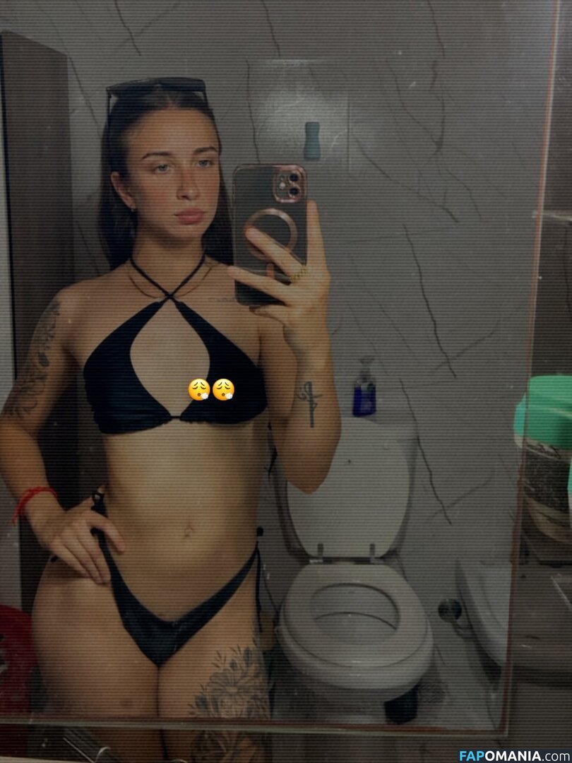 In And Out Uniform Nahý OnlyFans  Uniklá fotka #55