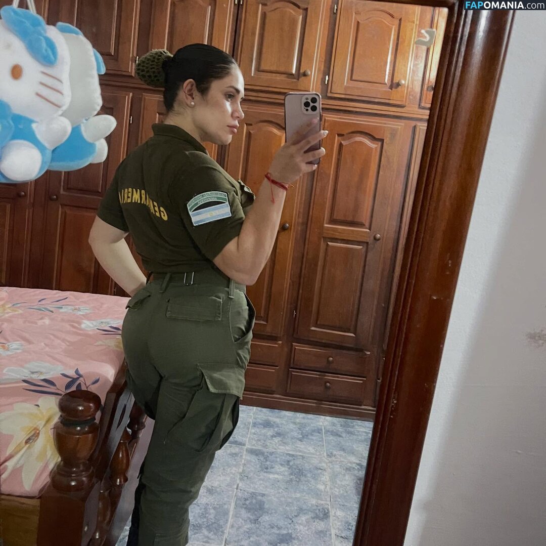 In And Out Uniform Nahý OnlyFans  Uniklá fotka #85