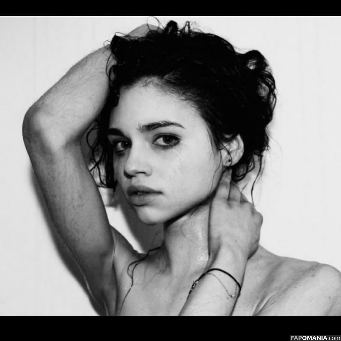 India Eisley / https: / indiaeisley Nahý OnlyFans  Uniklá fotka #1