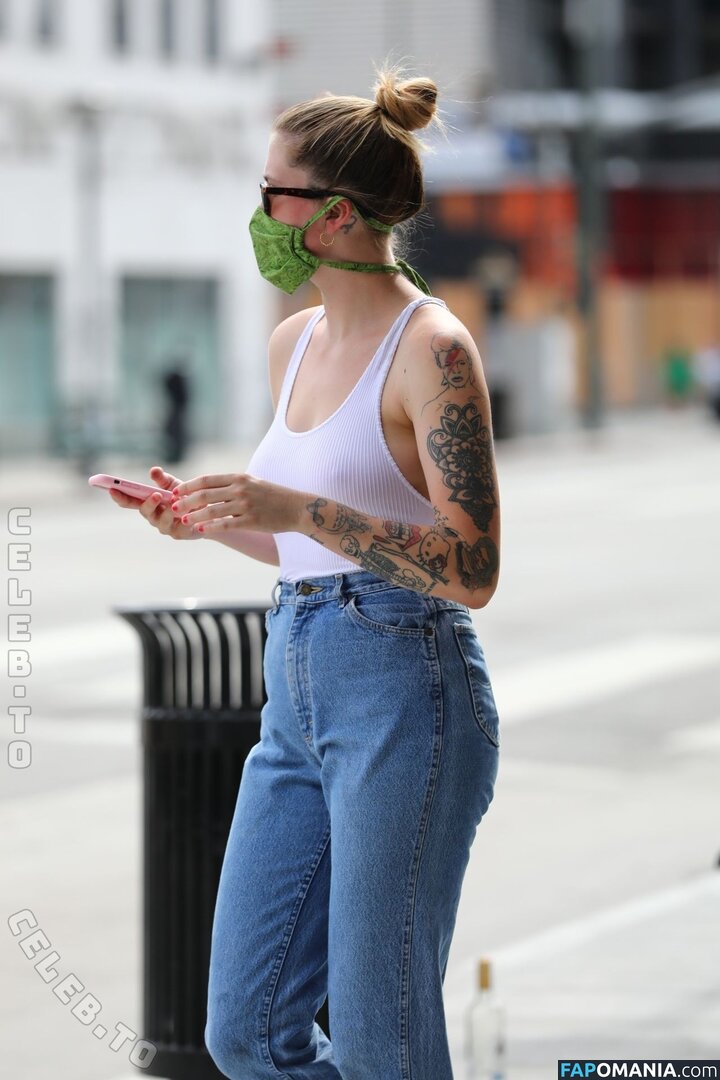 Ireland Baldwin / chloebaldwin... / irelandbasingerbaldwin / irelandirelandireland Nahý OnlyFans  Uniklá fotka #235