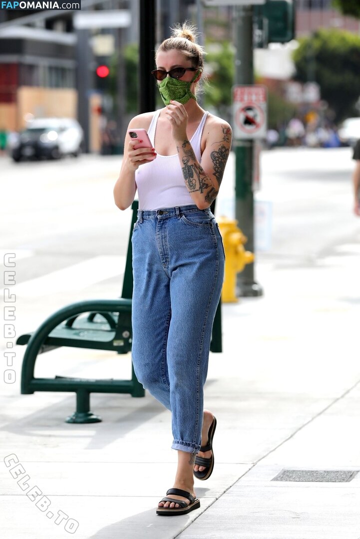 Ireland Baldwin / chloebaldwin... / irelandbasingerbaldwin / irelandirelandireland Nahý OnlyFans  Uniklá fotka #238
