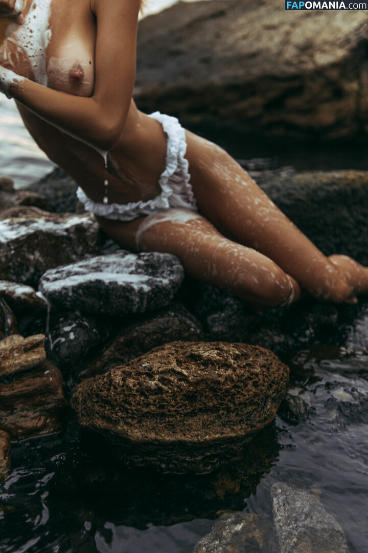 Irimooree Iri_Moore / https: / irimooree Nahý OnlyFans  Uniklá fotka #3