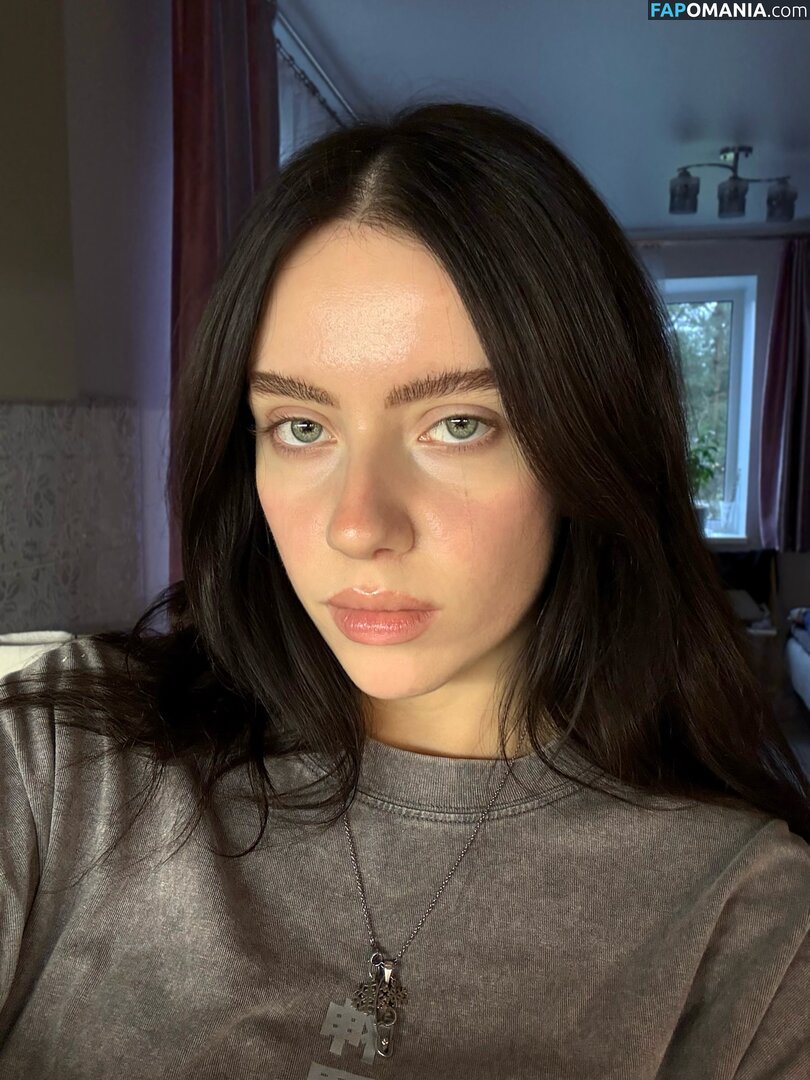 Irina Minkina / howeversnowy / rusian Billie eilish Nahý OnlyFans  Uniklá fotka #1