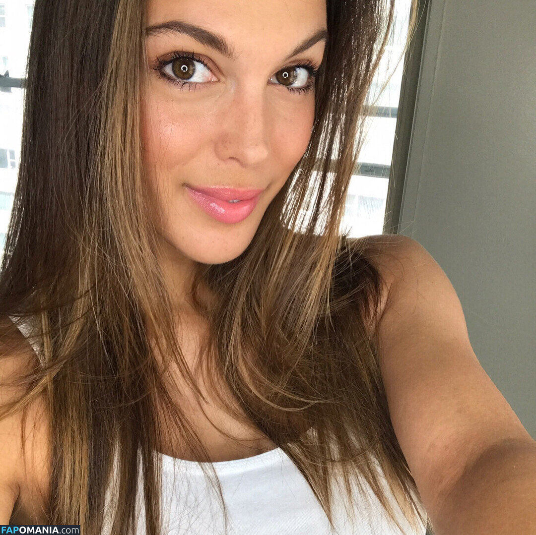 Iris Mittenaere / irismittenaere / summerxiris Nahý OnlyFans  Uniklá fotka #11
