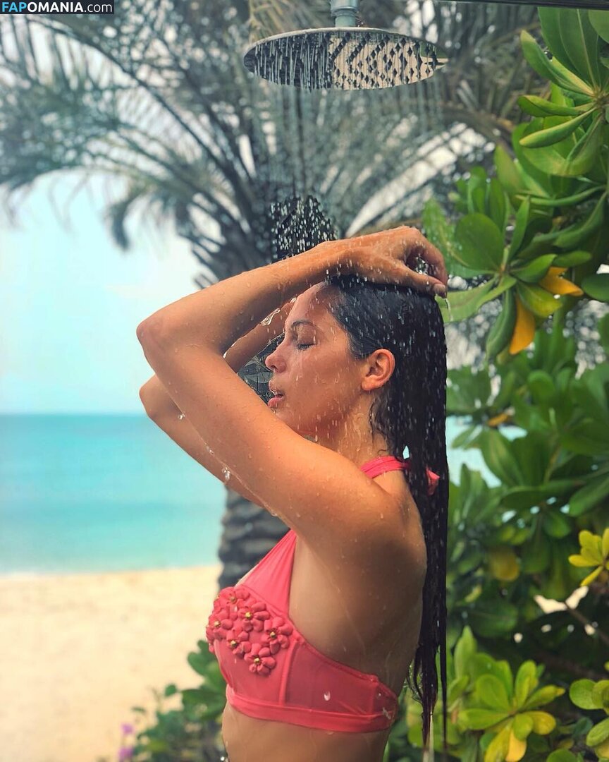 Iris Mittenaere / irismittenaere / summerxiris Nahý OnlyFans  Uniklá fotka #25