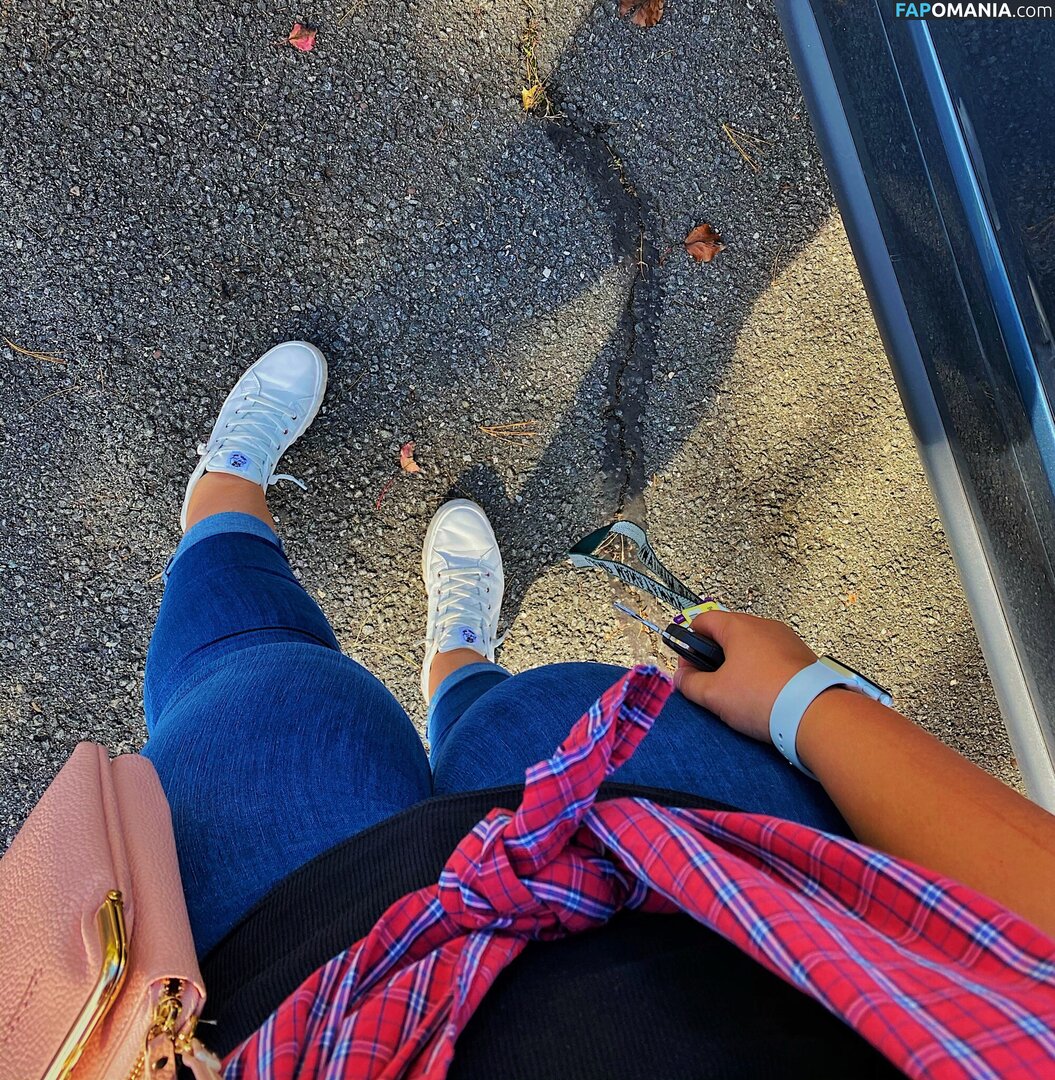 ibmruth / isa.belle.___ Nahý OnlyFans  Uniklá fotka #6