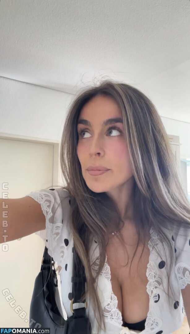 Isallieh Nahý OnlyFans  Uniklá fotka #2