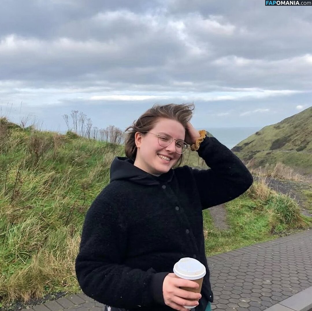 Izzy Roland Nahý OnlyFans  Uniklá fotka #3